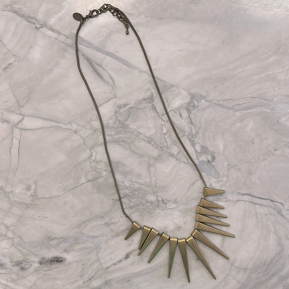 Vintage gold-tone necklace with triangle charma